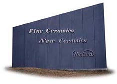 Fine CeramicsとNew Ceramicsの外壁看板